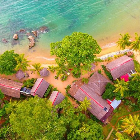 Floraly Komba Hotel - Nosy Komba Екстериор снимка