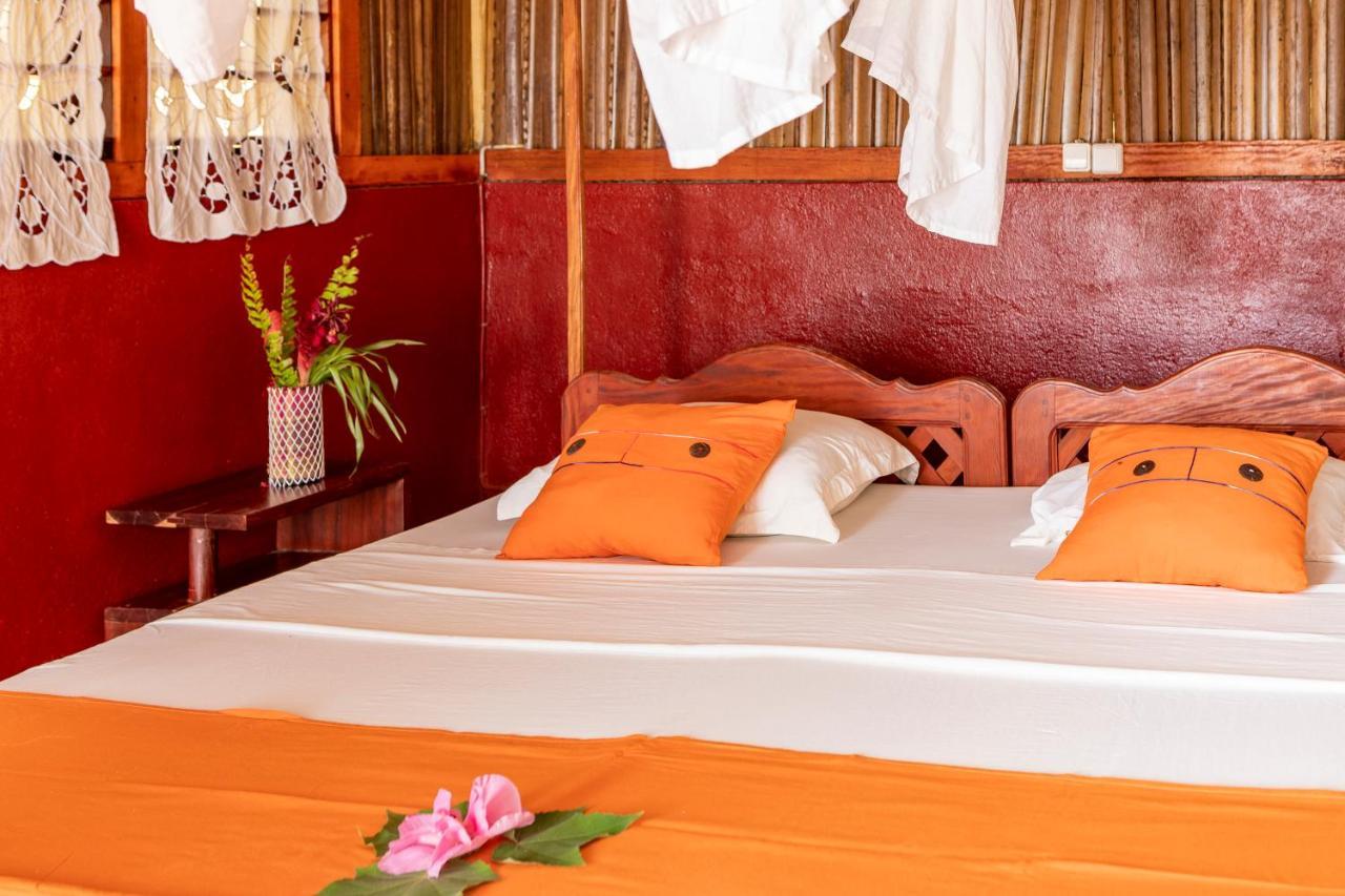 Floraly Komba Hotel - Nosy Komba Екстериор снимка