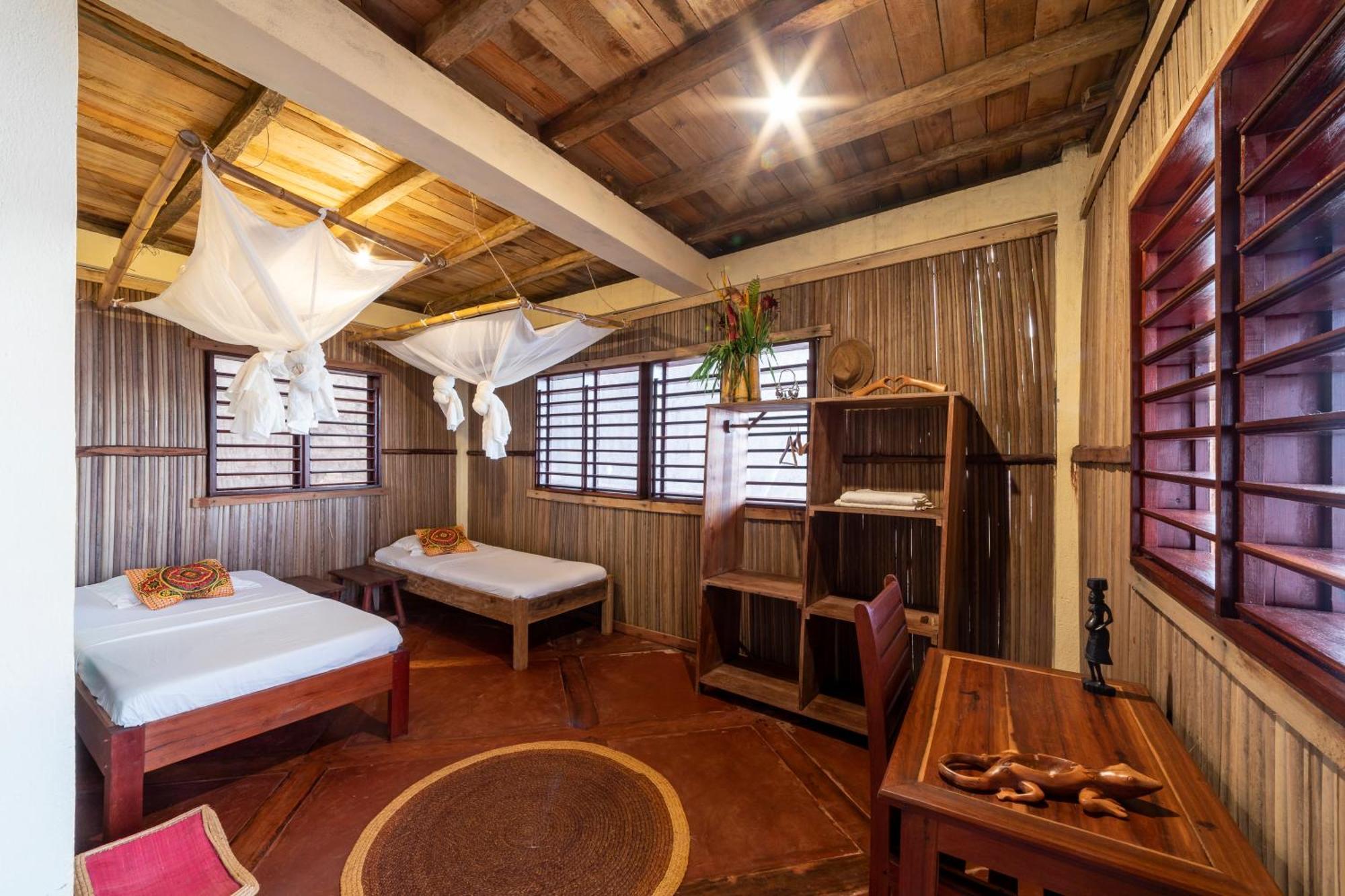 Floraly Komba Hotel - Nosy Komba Екстериор снимка
